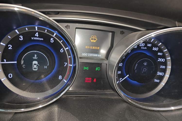 Used Hyundai Sonata 2013 2.4L Automatic Luxury Version China IV Standard
