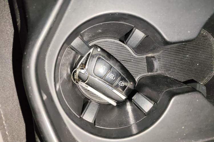 Used Hyundai Santa Fe 2017 2.4L Automatic Two-Wheel Drive Smart Version 5 Seats
