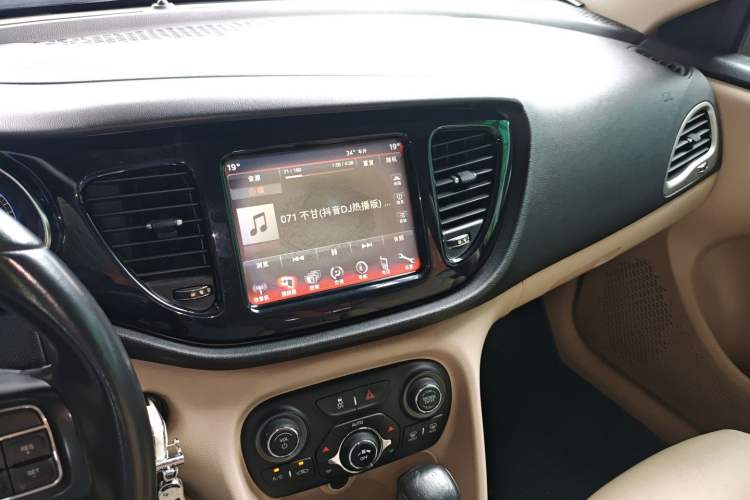 Used Fiat Viaggio 2012 1.4T Automatic Luxury Edition
