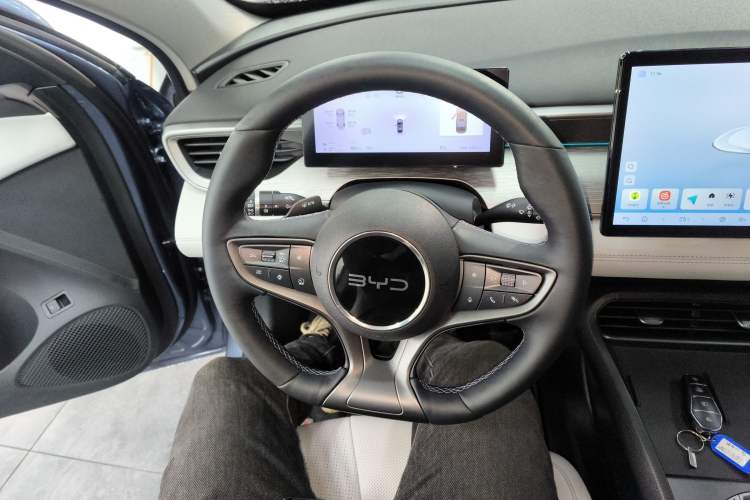 Used BYD Seal 05 DM-i 2025 DM-i Intelligent Drive 120KM Flagship Model Steering Wheel