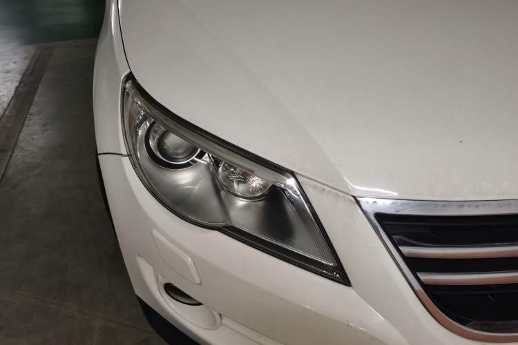 Used Volkswagen Tiguan 2009 2.0 TSI Luxury Edition Right Front Headlight