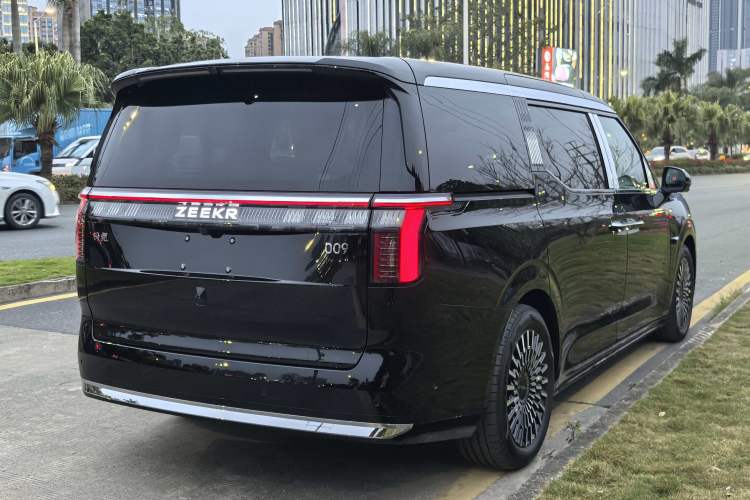 Used Zeekr 009 2024 7-Seater Aisle Version 108 kWh