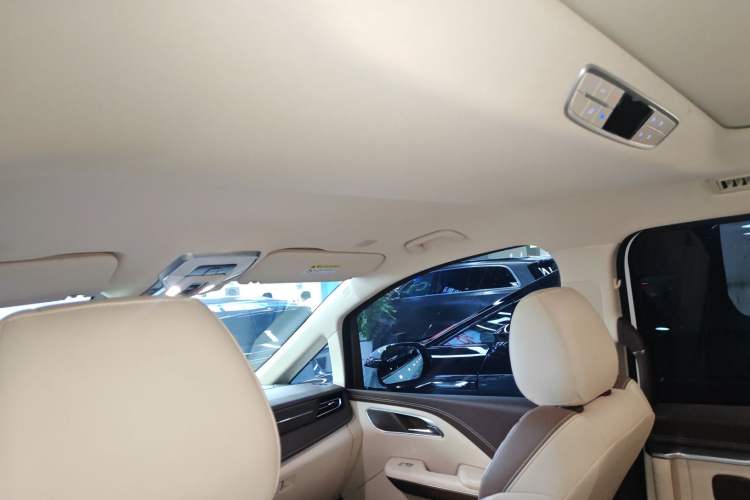 Used Bestune M9 2023 2.0T Prestige Edition
