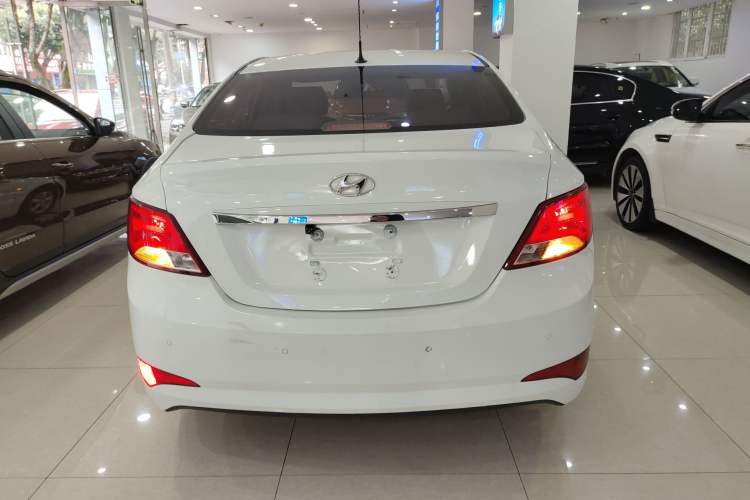 Used Hyundai Verna (older generation) 2016 1.4L Automatic Leading-Edge GLX
