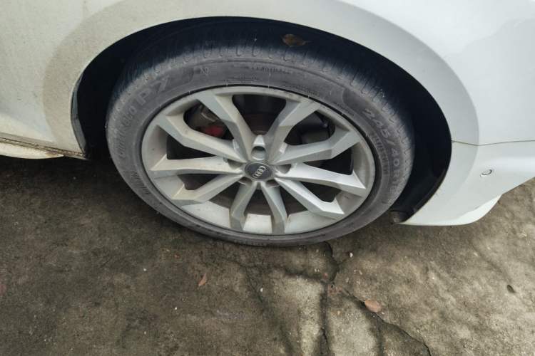 Used Audi A4L 2019 40 TFSI Fashion Edition China VI Emission Standard Right Front Wheel Hub