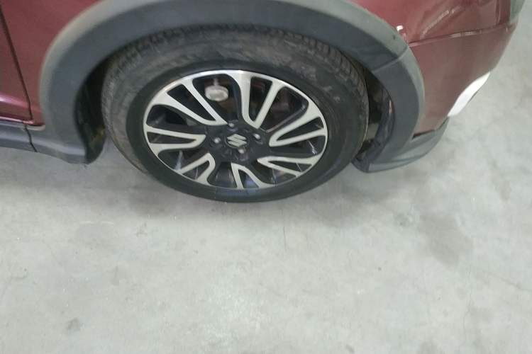 Used Suzuki Swift 2013 1.5L Manual Standard Edition Right Front Wheel Hub