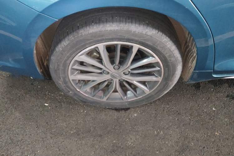 Used Geely Auto Preface 2021 2.0TD Luxury Version Right Rear Wheel Hub