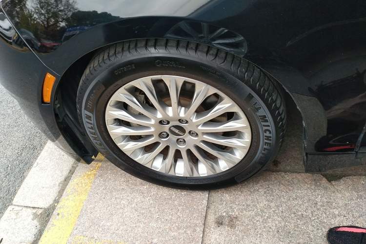 Used Lincoln MKZ 2014 2.0T Luxury Edition
