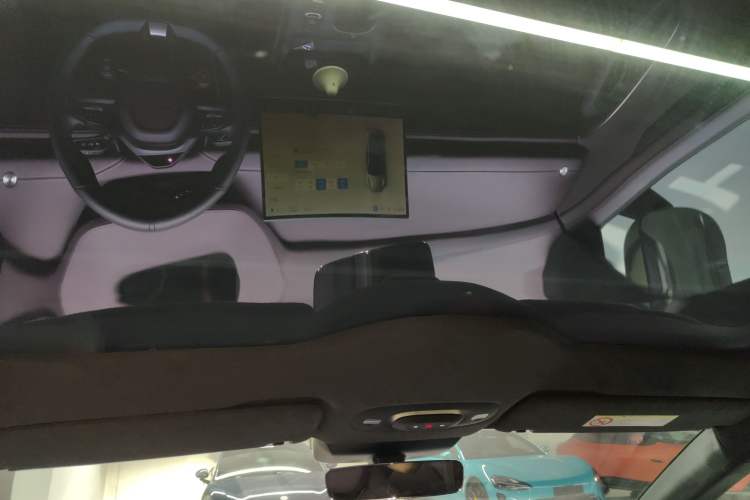 Used Xiaomi Auto SU7 2024 Four-Wheel Drive Ultra-Long Range Advanced Intelligent Driving Max Edition
