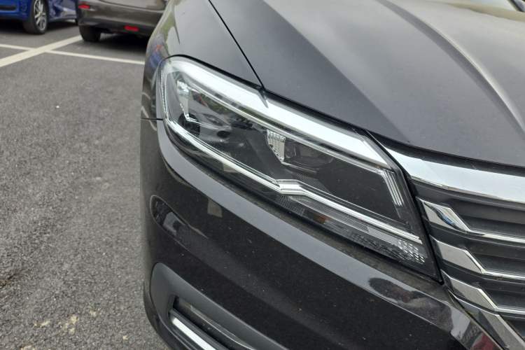 Used Volkswagen Lavida 2022 280TSI DSG Comfort Edition Right Front Headlight