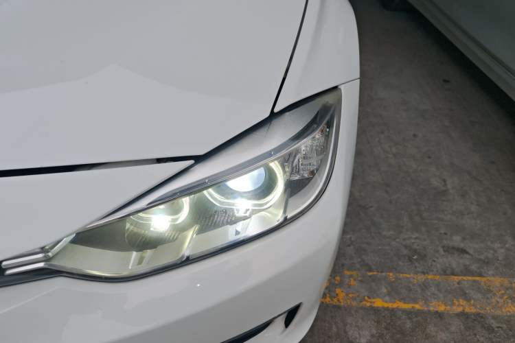 Used BMW 3 Series 2015 320i Active Edition
