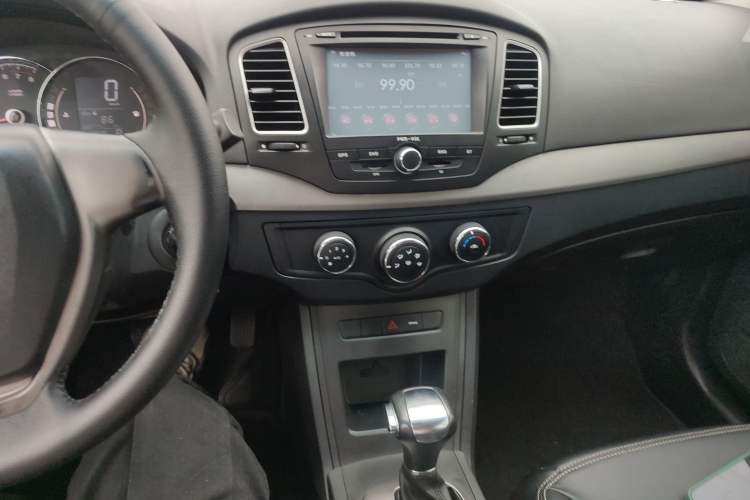 Used Roewe 350 2015 1.5L Automatic Luxury Sunroof Edition
