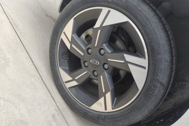 Used Geely Auto Emgrand L HiP 2024 Longteng Edition 1.5TD-DHT Pro 100KM Excellence Model Right Rear Wheel Hub