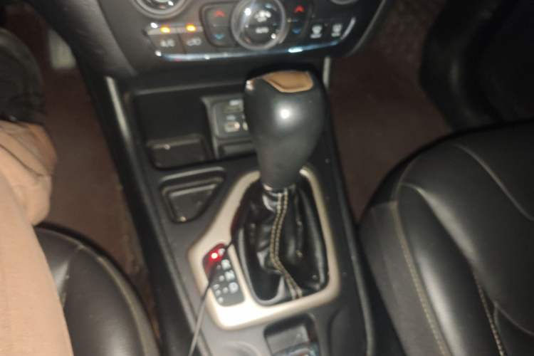 Used Jeep Cherokee 2017 2.0L Superior Edition