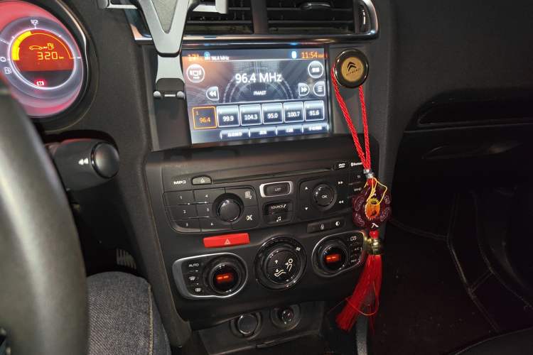 Used Citroen C4L 2014 1.8L Intelligent Drive Manual Version – Dynamic Edition
