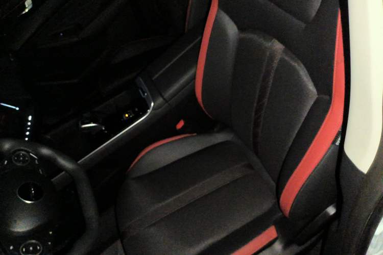 Used Dongfeng Aeolus Yixuan MAX 2023 1.5T Super-Powered Dad Edition
