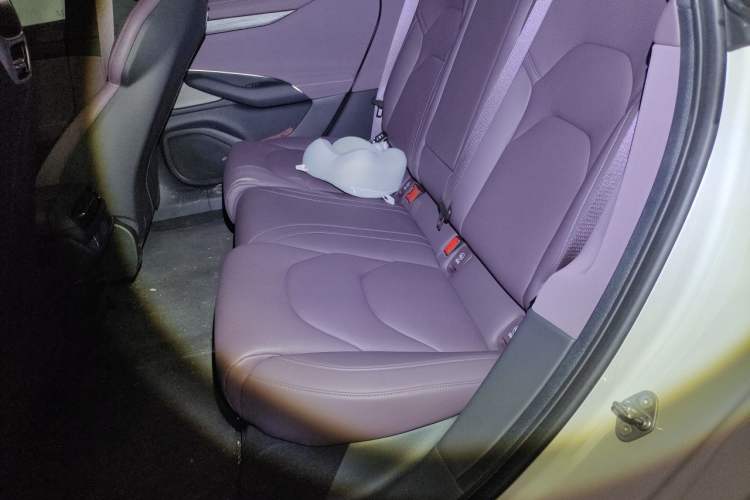 Used Xiaomi Auto SU7 2024 Four-Wheel Drive Ultra-Long Range Advanced Intelligent Driving Max Edition