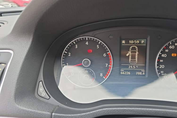 Used Volkswagen Passat 2014 1.8TSI DSG Prestige Edition Instrument Cluster