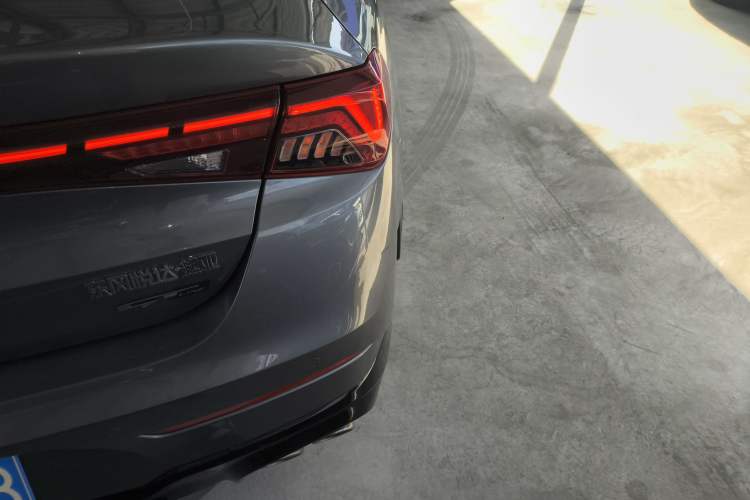 Used Kia K5 2021 380T GT-Line Refreshed Edition Right Rear Taillight