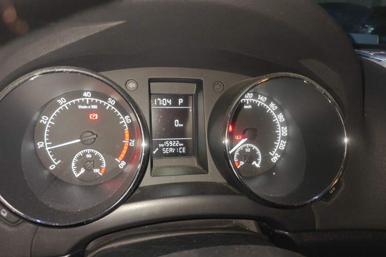 Used Skoda Yeti 2016 1.4TSI DSG Advanced Edition Instrument Cluster