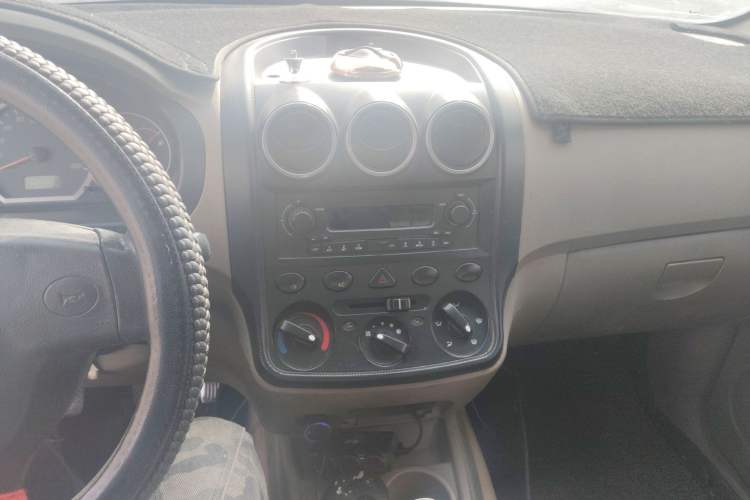 Used Wuling Hongguang 2010 1.4L Standard Version Audio And AC Panel
