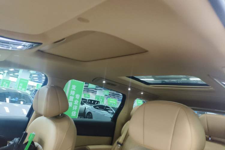 Used VOYAH Dream 2025 PHEV Four-Wheel Drive Excellence Qiankun Edition