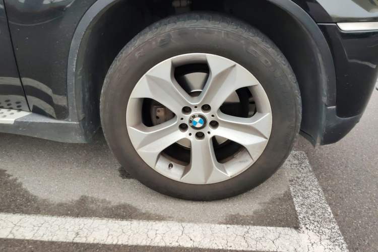 Used BMW X6 2011 xDrive35i Right Front Wheel Hub