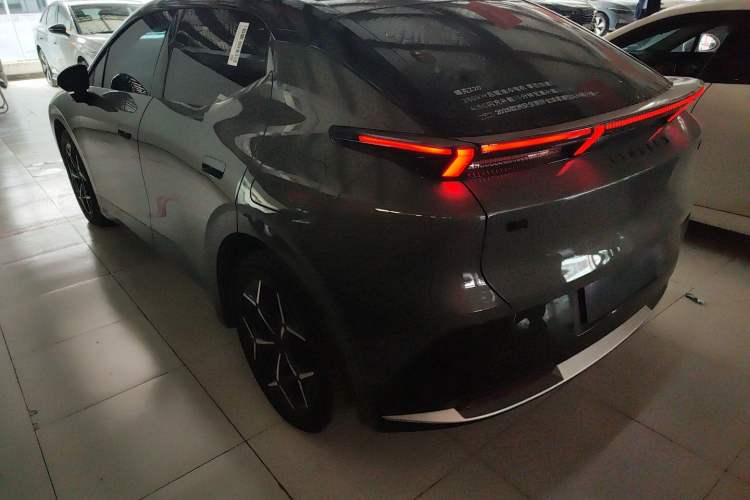 Used Lynk & Co Z20 2025 530 km Range Rear-Wheel Drive Pro Rear Left 45 Deg