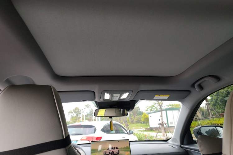 Used CHANGAN CS75 PLUS 2026 Model, Smart Champion Edition 1.5T New Blue Whale Smart Navigation Version Headliner