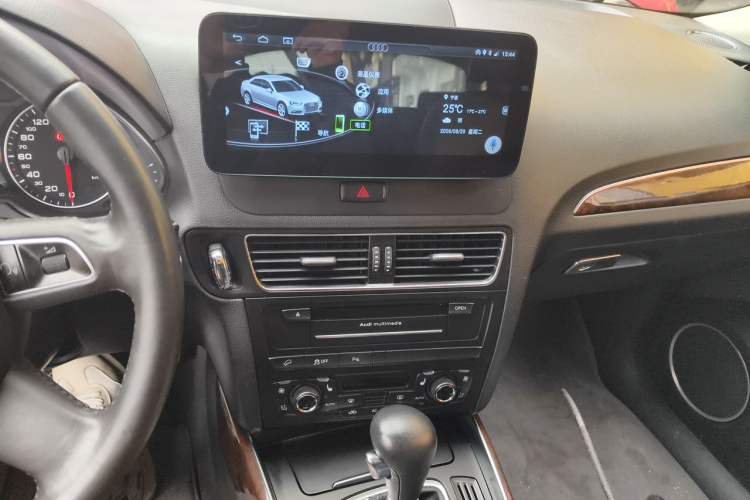 Used Audi Q5 2012 2.0TFSI Comfort Version Audio And AC Panel