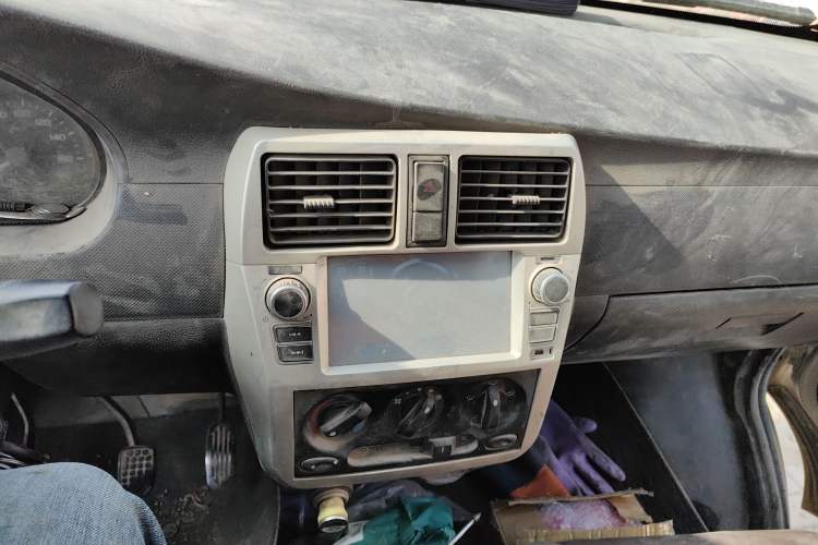 Used Wuling Rongguang 2011 1.2L Base Version
