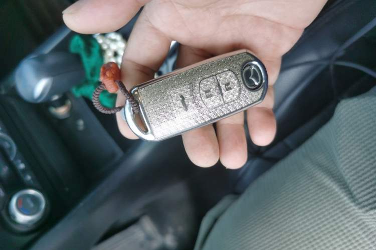 Used Mazda 3 Axela 2016 Sedan 1.5L Automatic Luxury Model