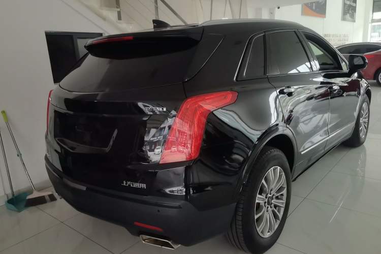 Used Cadillac XT5 2016 25T Luxury Model Rear Right 45 Deg