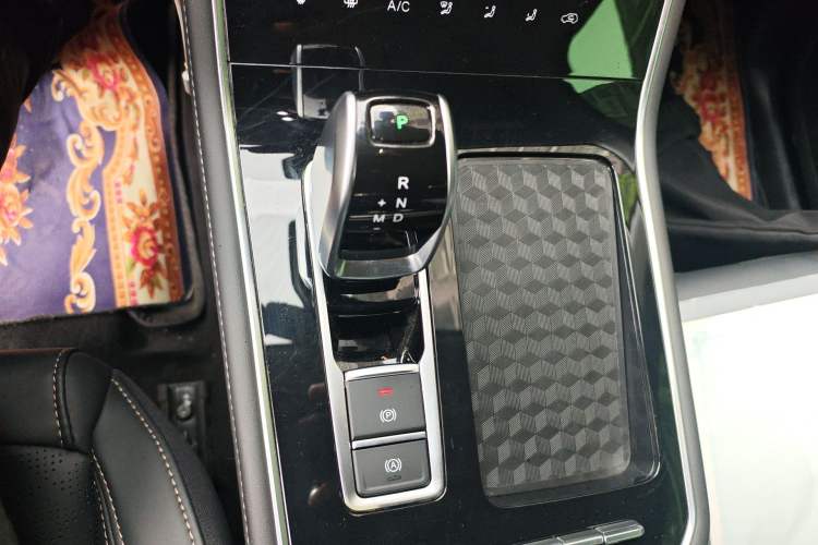 Used Chery Tiggo 8 2024 Honor Edition 230TCI Automatic Excellence Version 5 Seats Gear Lever