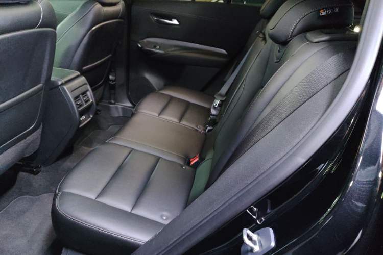 Used Cadillac XT4 2024 28T Two-Wheel-Drive Luxury Version