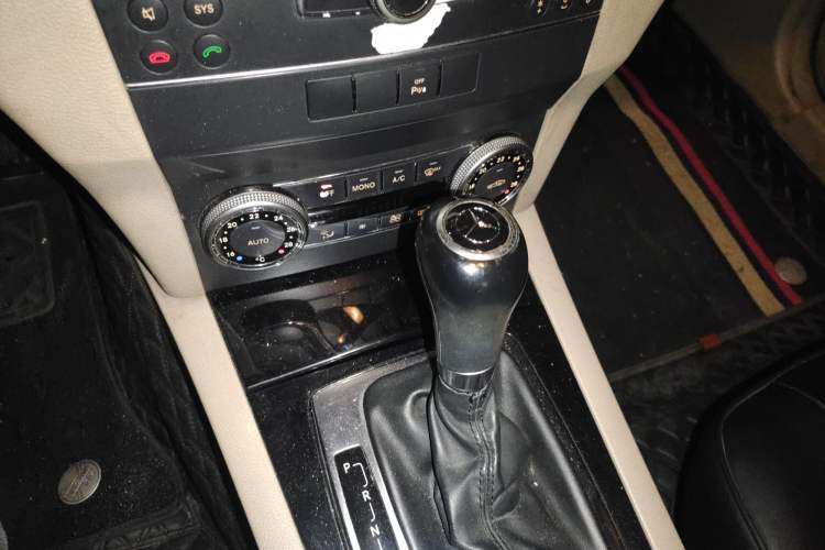 Used Mercedes-Benz GLK-Class 2011 GLK 300 4MATIC Dynamic Model
