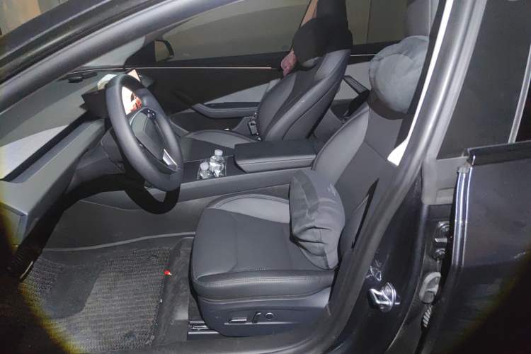 Used Tesla Model 3 2025 Rear-Wheel-Drive Version
