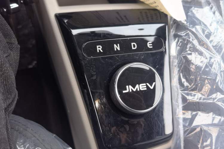 Used JMEV Xiao Qilin 2026 Model PLUS+ Comfort Version Gear Lever