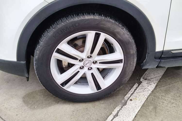 Used Zotye T700 2017 1.8T Dual-Clutch Prestige Model Left Front Wheel Hub