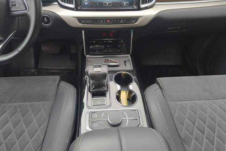 Used Hongqi HS7 2021 2.0T DCT Two-Wheel Drive Smart Connect Flagship Edition Gear Lever