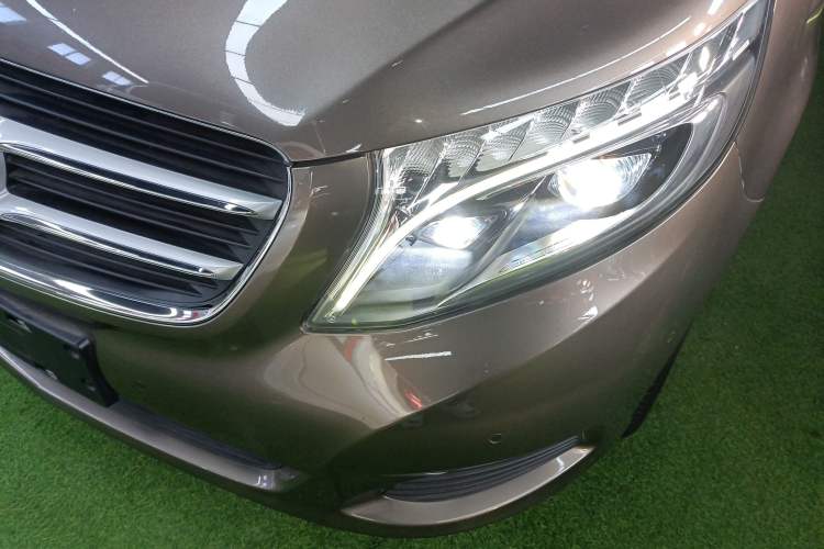 Used Mercedes-Benz V-Class 2017 V 260 Avantgarde Edition
