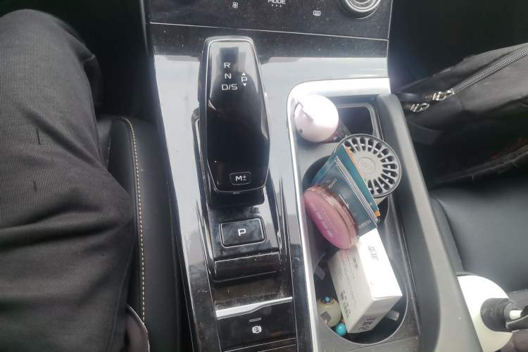 Used Bestune B70 2023 Third Generation 1.5T Automatic Enjoyment Version Gear Lever