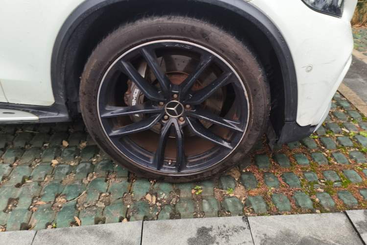 Used Mercedes-Benz GLC AMG 2018 AMG GLC 63 4MATIC+ Right Front Wheel Hub