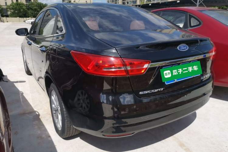 Used Ford Escort 2015 1.5L Manual Fashion Edition

