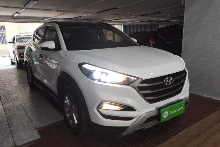 Used Hyundai Tucson 2018 1.6T Dual-Clutch Two-Wheel Drive 15th Anniversary Special Edition
