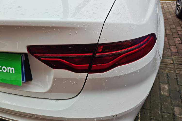 Used Jaguar XEL 2021 2.0T 250 PS S Progressive Elegance Edition Right Rear Taillight