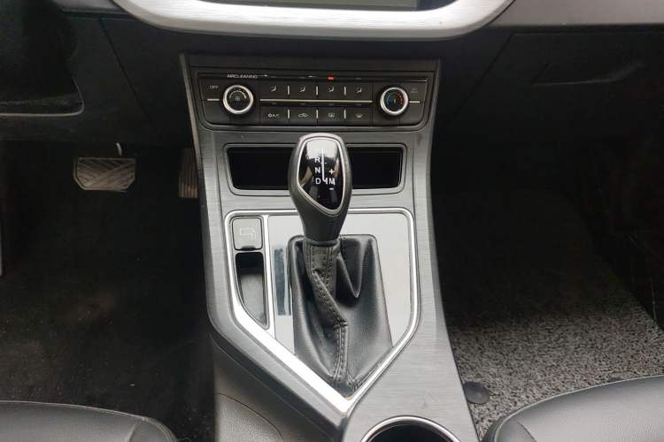 Used Geely Auto Vision 2020 Revised Version 1.5L CVT Asian Games Edition Gear Lever