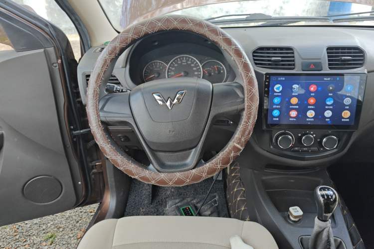 Used Wuling Hongguang 2014 1.5L S Standard Version