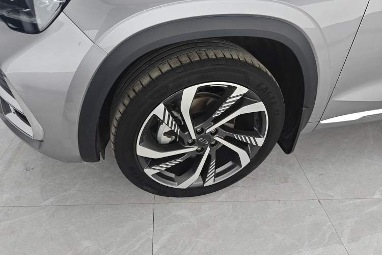 Used Geely Auto Monjaro L 2024 2.0TD High-Power Automatic Two-Wheel Drive Skyline Edition