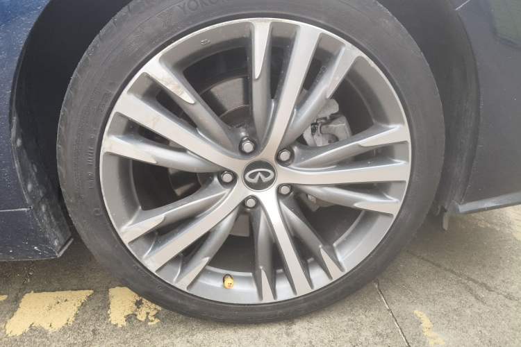 Used Infiniti Q50L 2019 2.0T 30th Anniversary Limited Edition Right Front Wheel Hub